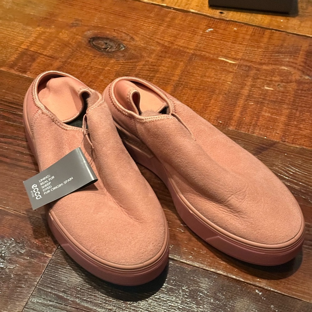 Ecco Women's Street Tray Slip-on size 9 -9.5